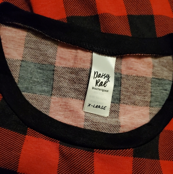 Daisy Rae Plaid Top - Picture 3 of 4